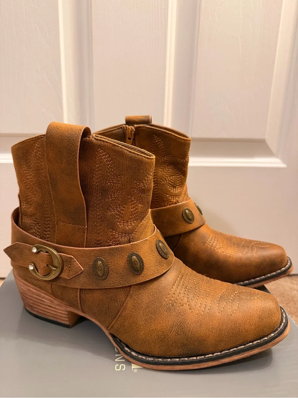 Natural Reflections Men's Tan Leather Short Western Boots with Concho Strap